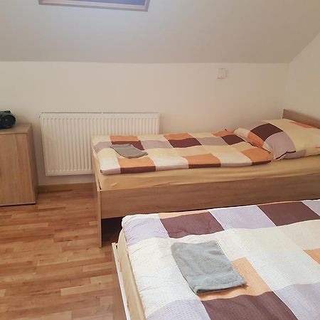Ubytovani Zizkova Pacov Hotel Luaran gambar