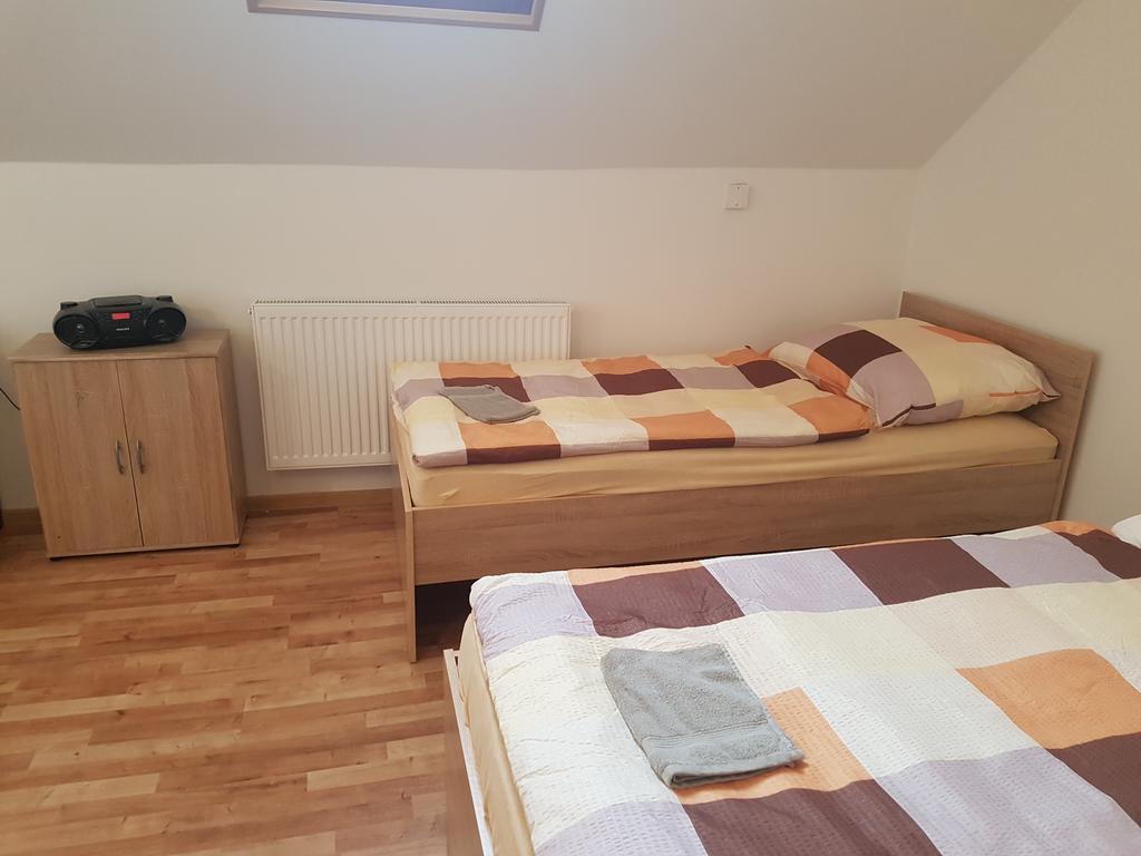 Ubytovani Zizkova Pacov Hotel Luaran gambar
